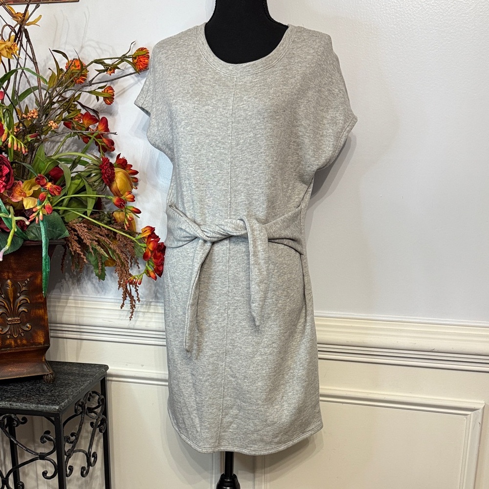 NWOT Athleta Embrace Gray Sleeveless Pocket Sweatshirt Dress S